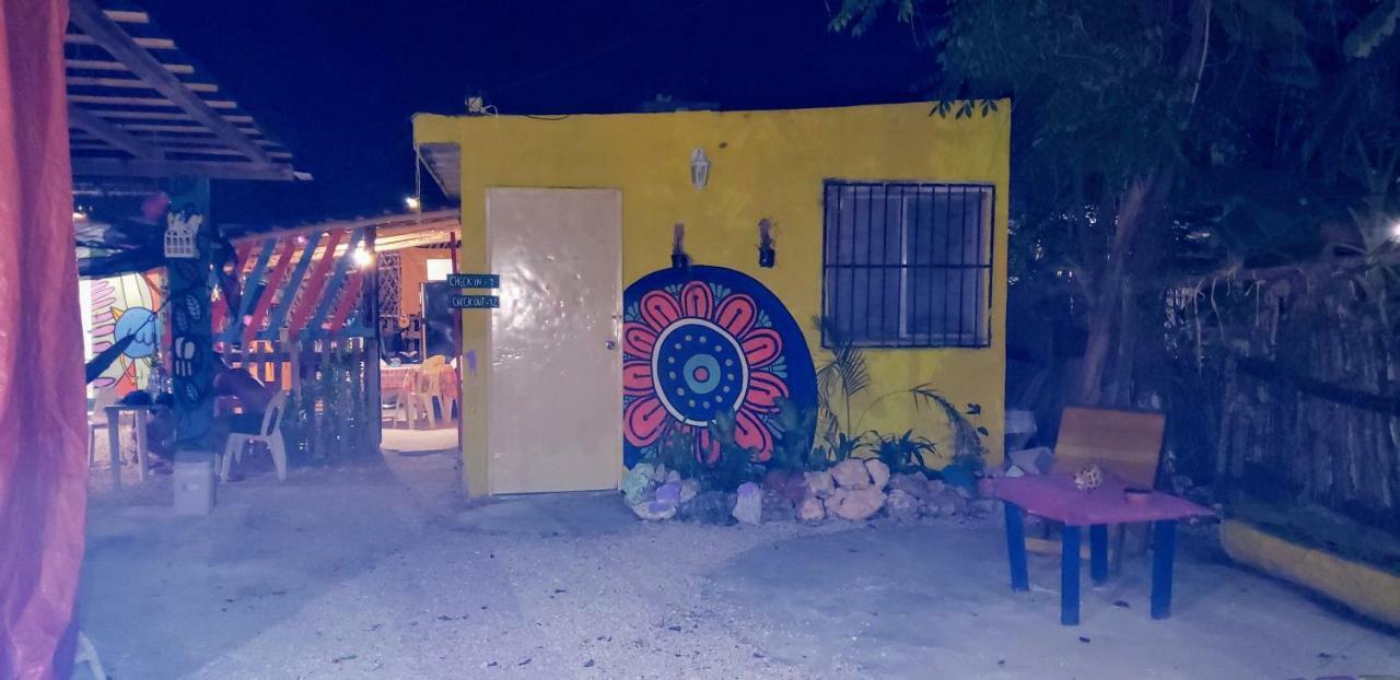 Hostal Y Camping Las G Bacalar Exteriör bild